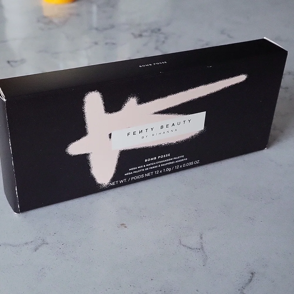 Fenty Beauty Bomb Posse Eyeshadow Palette - Picture 3 of 5